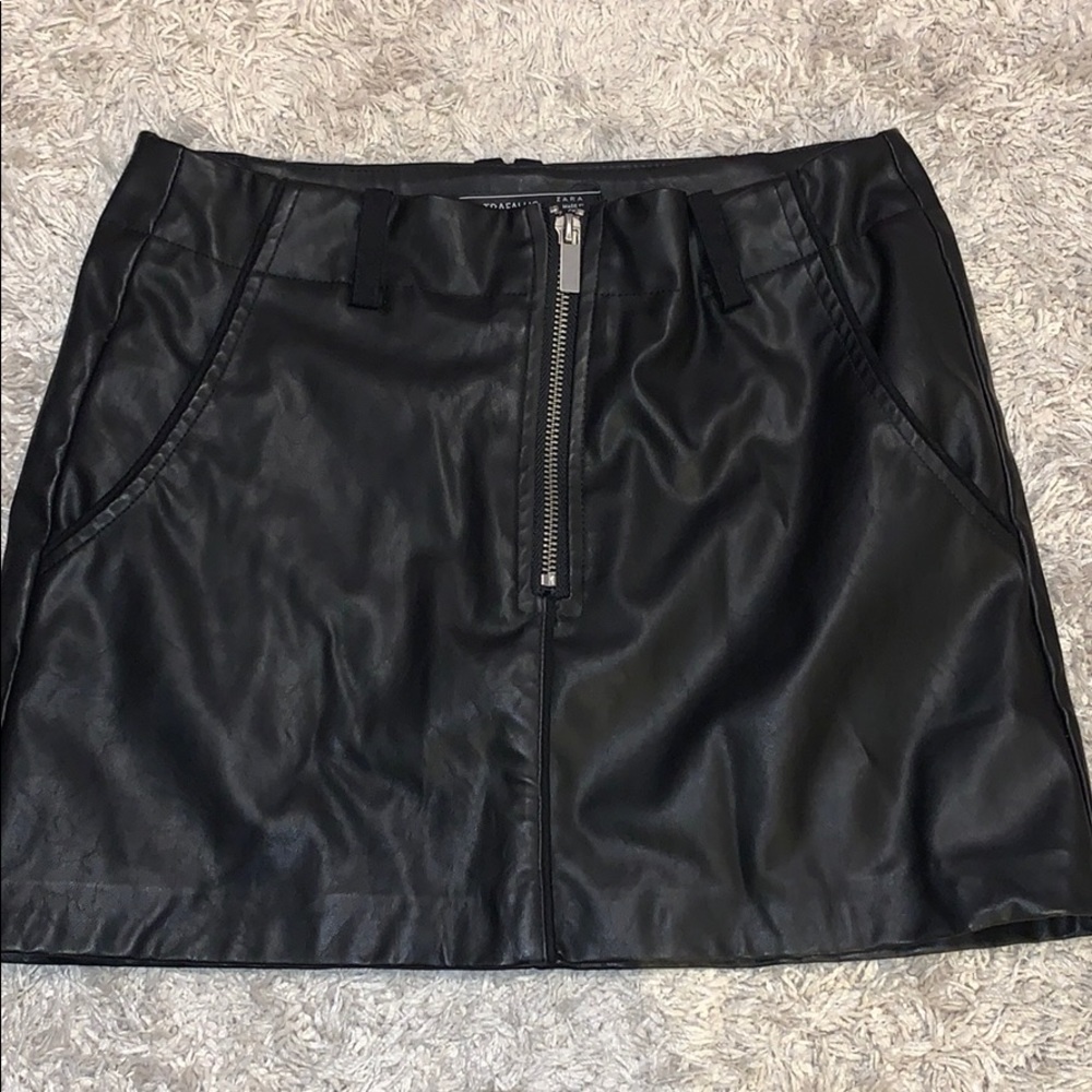 Feux leather skirt